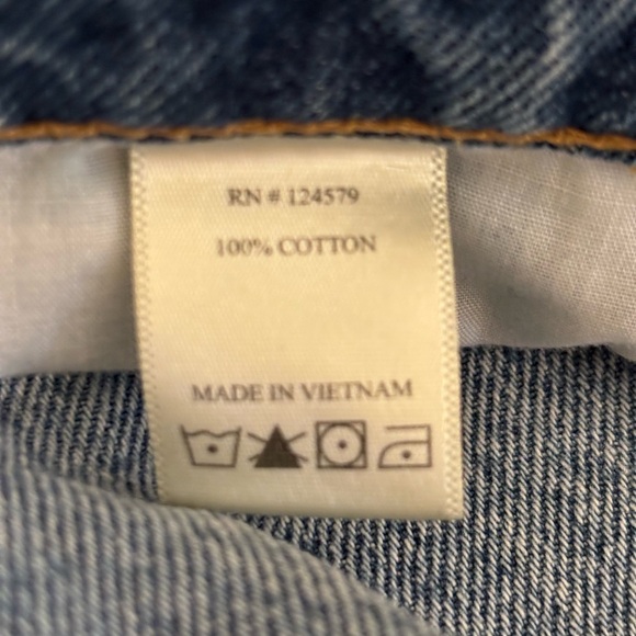 Sneak Peek Vintage Light Blue Denim - Picture 3 of 10